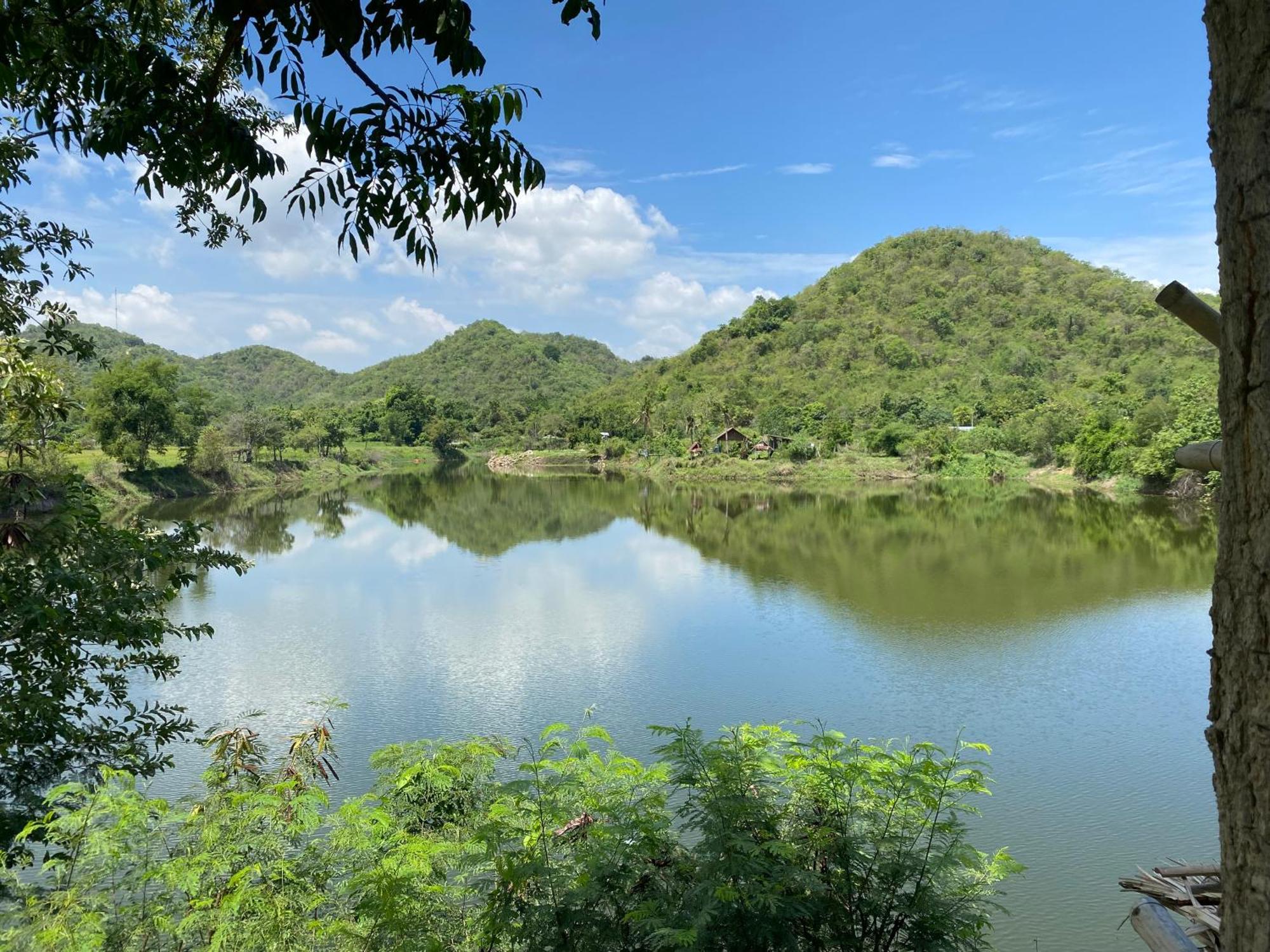 מלון Ratchaburi Royal Mountain Hut מראה חיצוני תמונה