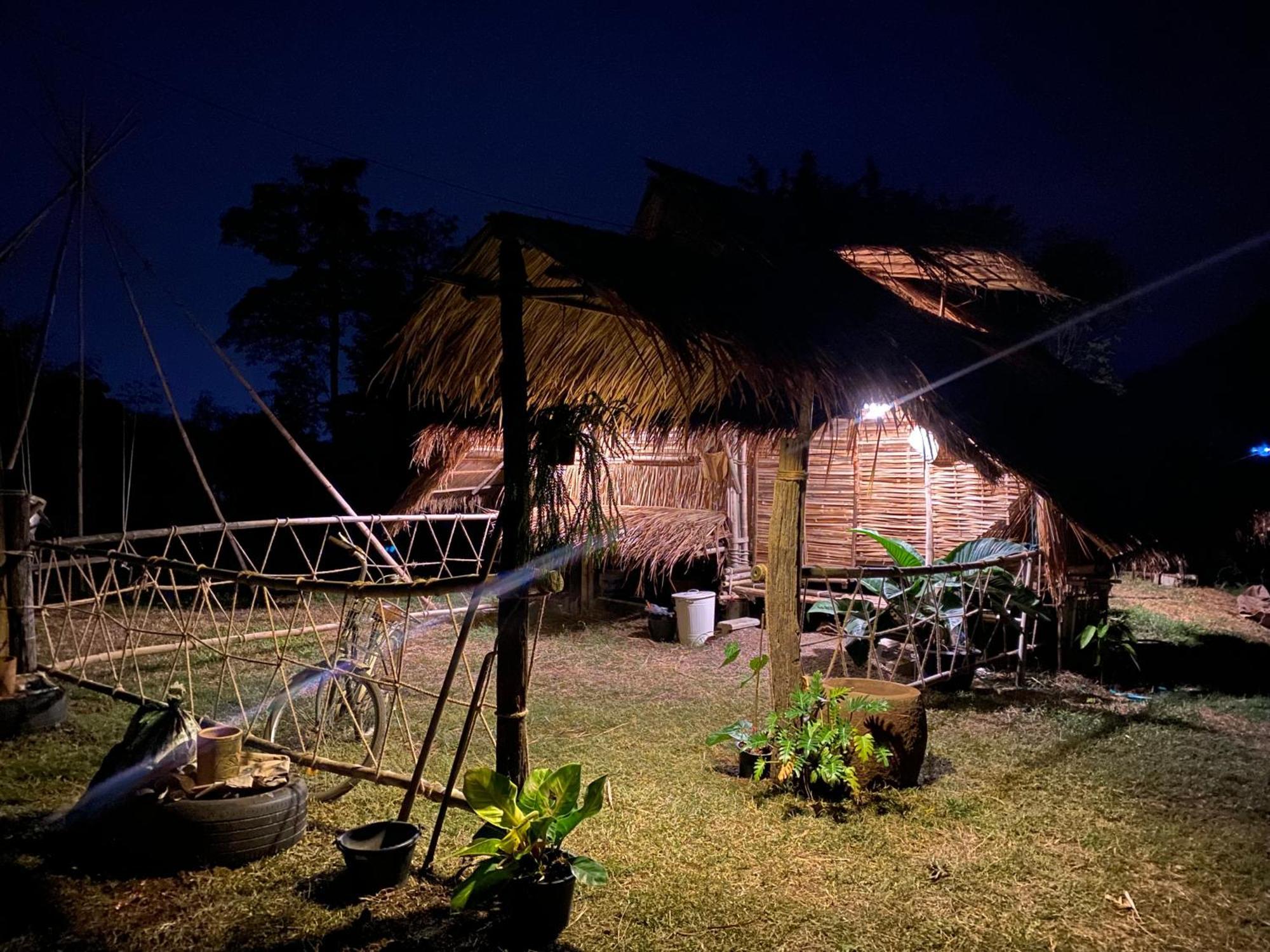 מלון Ratchaburi Royal Mountain Hut מראה חיצוני תמונה